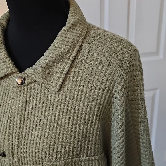 Top - Picture 6 of 16